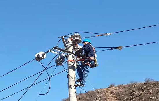 國網(wǎng)喀喇沁旗供電公司電力惠民 打通供電服務“最后一公里”