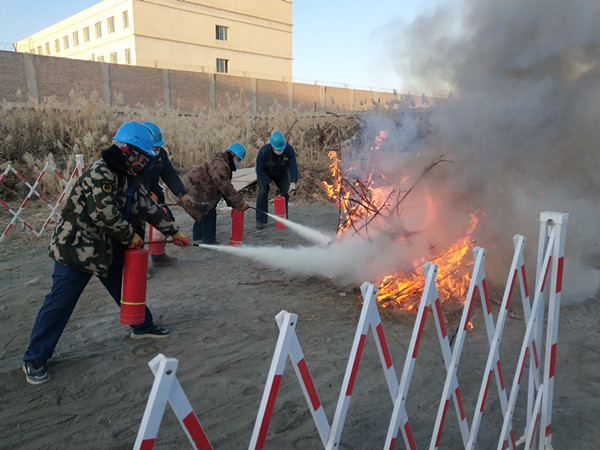 新疆兵團(tuán)一師電力公司阿拉爾熱力分公司開展節(jié)前消防安全演練活動