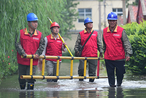 趕考爭先架心橋——國家電網(wǎng)河北電力共產(chǎn)黨員服務(wù)隊發(fā)展紀實