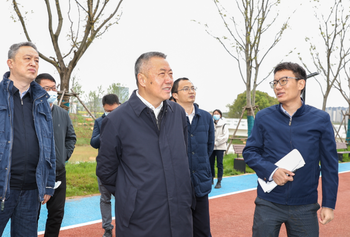 雷鳴山調(diào)研三峽集團(tuán)武漢長(zhǎng)江大保護(hù)工作