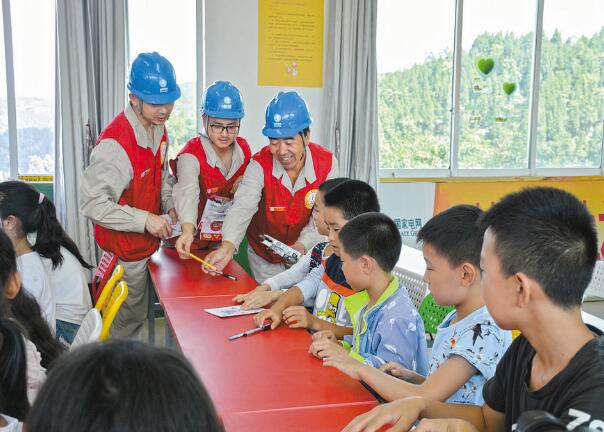 四川省南充市張思德服務(wù)聯(lián)盟為民服務(wù)暖人心