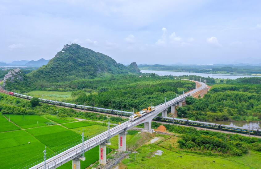 國內(nèi)最大在建火電項(xiàng)目鐵路專用線試通車