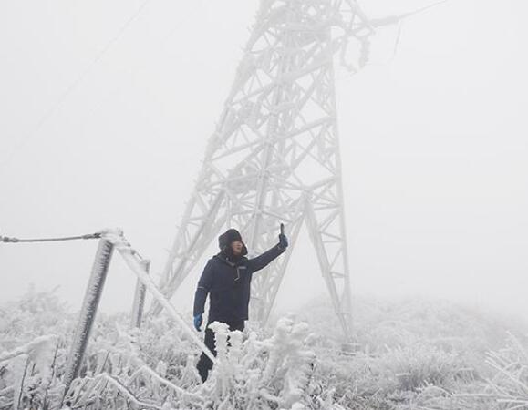 湖南電網2024年首次輸電線路直流融冰作業(yè)順利實施