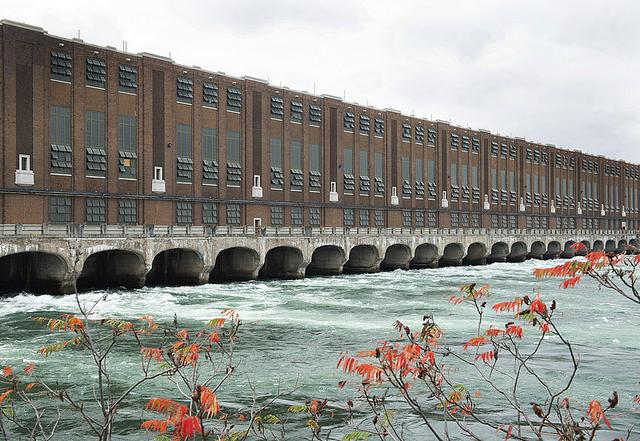 極端天氣殃及加拿大水力發(fā)電，“水電出口大國(guó)”向美國(guó)買(mǎi)電